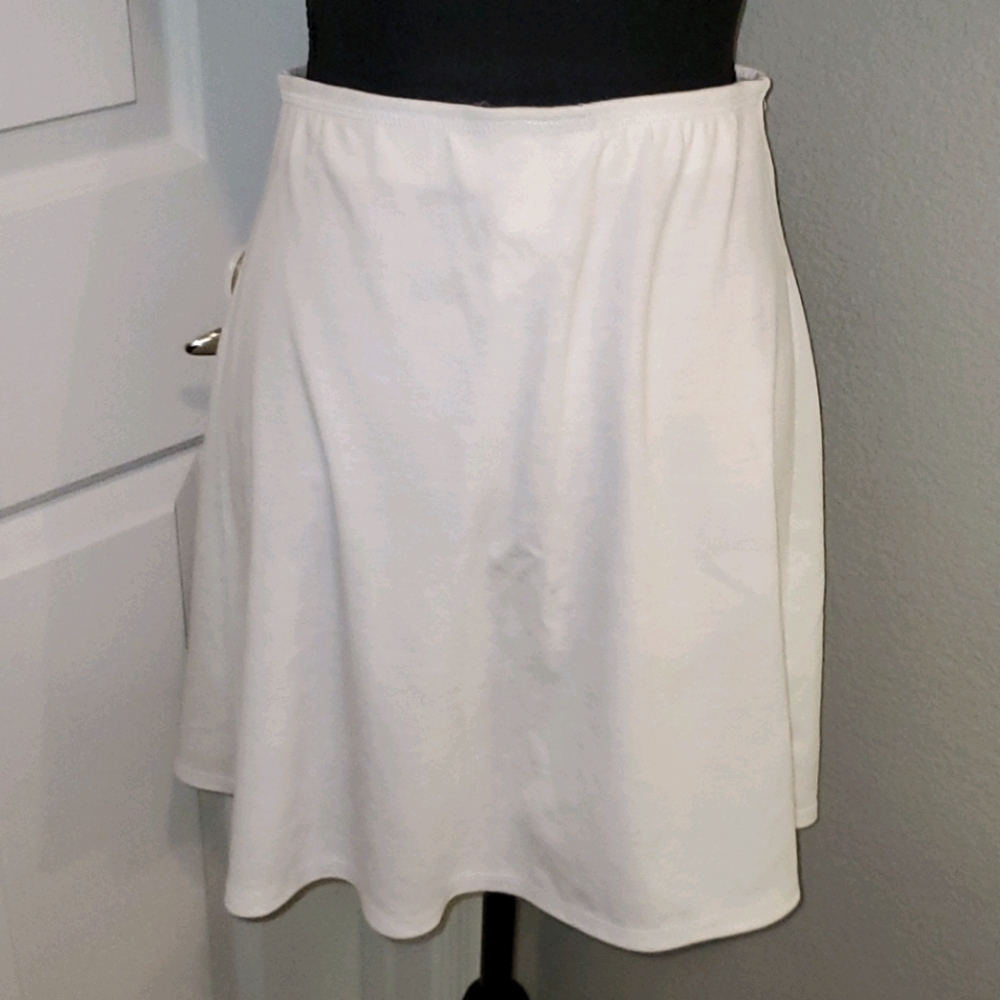 NEW no tag white summer shirt or skirt👍